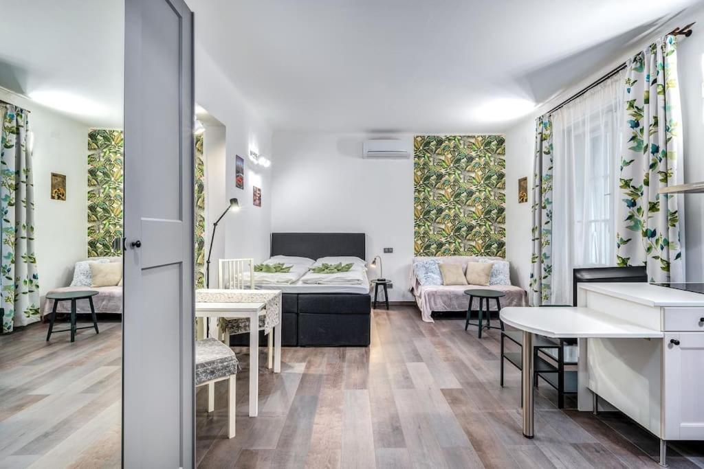 Danube Bank Hideaway